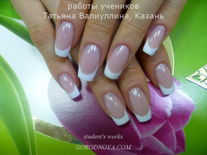 Salon extension of a French nail